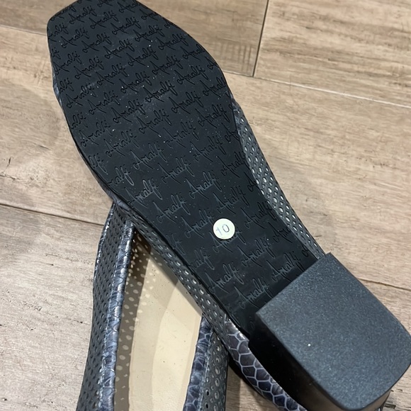 Amalfi block heel pumps. Size 10 New - Picture 5 of 8